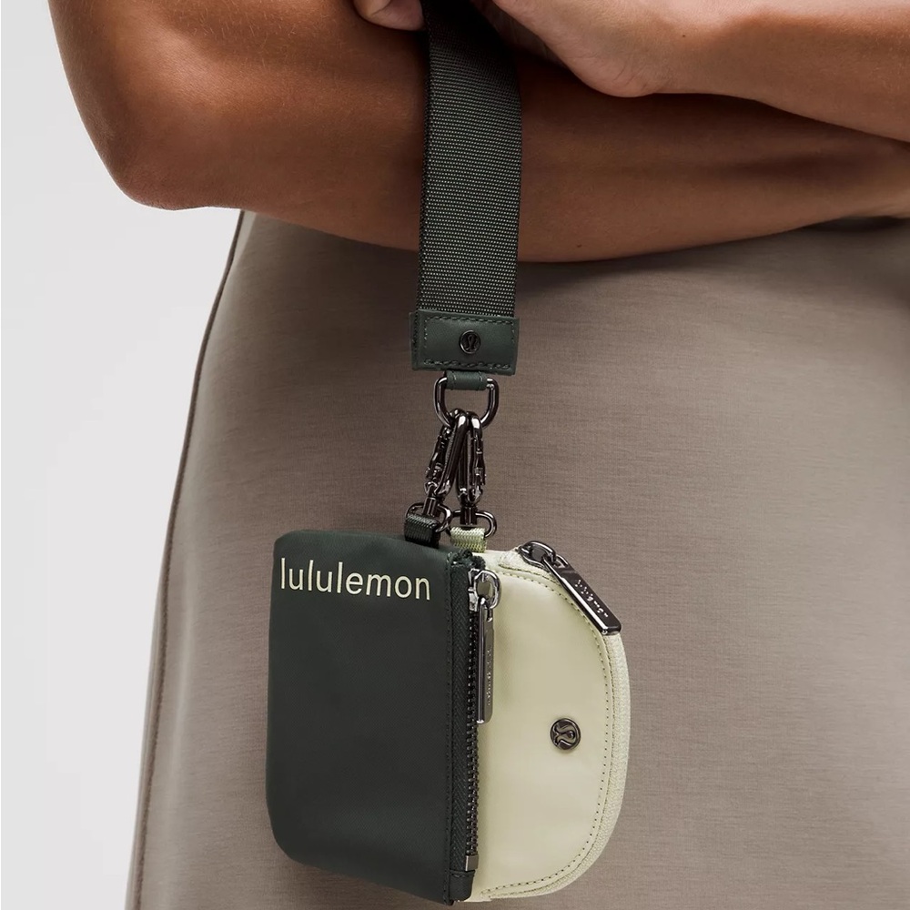 Lululemon Dual Pouch Wristlet- Rainforest Green/Honeydew